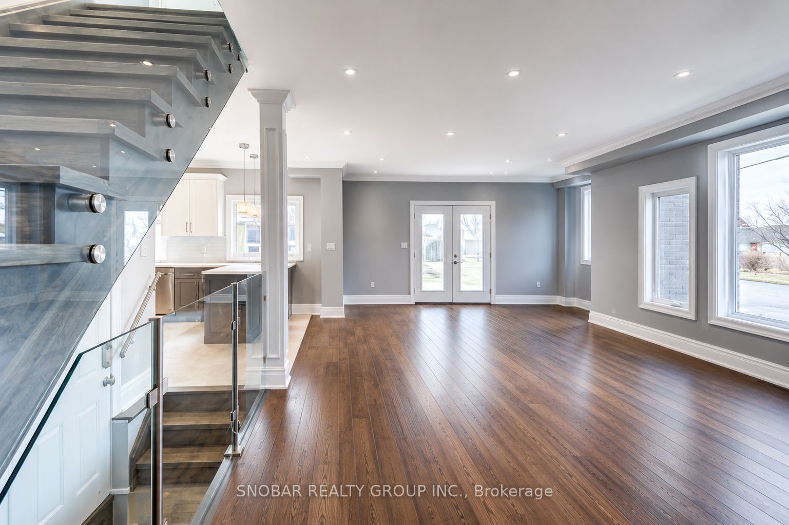 1 Aura Lea Boulevard, Toronto, ON M9M 1K2 photo 4