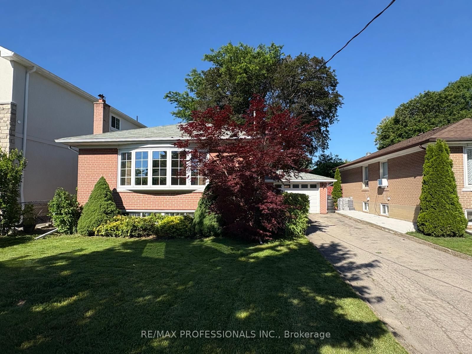 43 Belgate Place, Toronto, ON M9C 3Y5