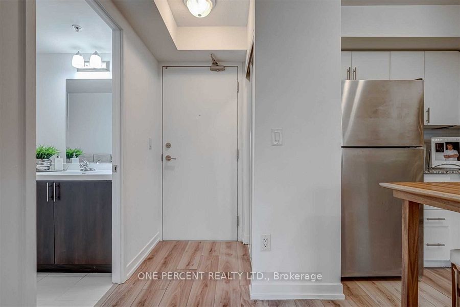 1420 Dupont Road 406, Toronto, ON P1B 8Z4 photo 2