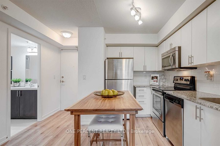 1420 Dupont Road 406, Toronto, ON P1B 8Z4 photo 3