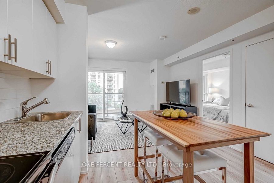 1420 Dupont Road 406, Toronto, ON P1B 8Z4 photo 4