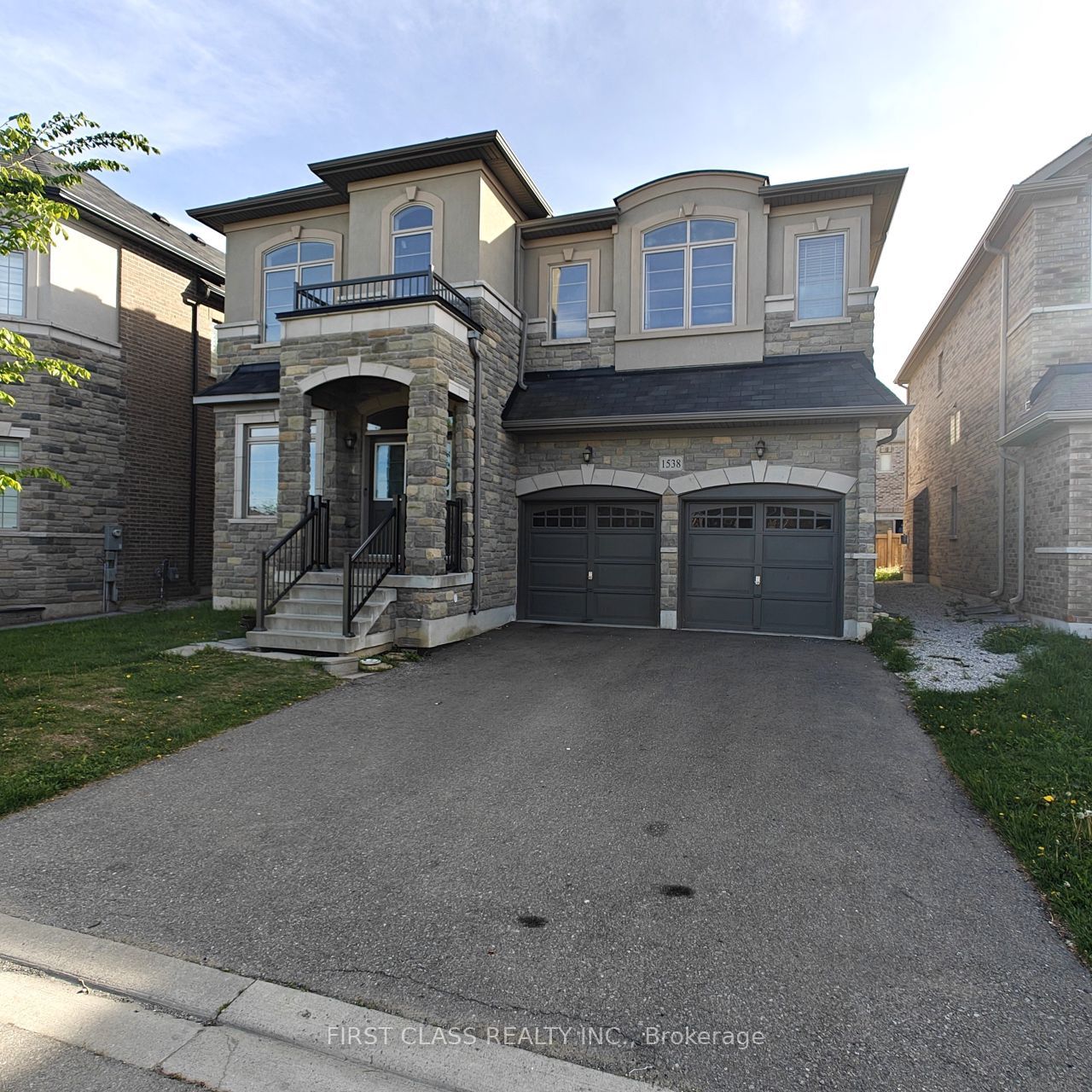 1538 Devine Point, Milton, ON L9E 1H6