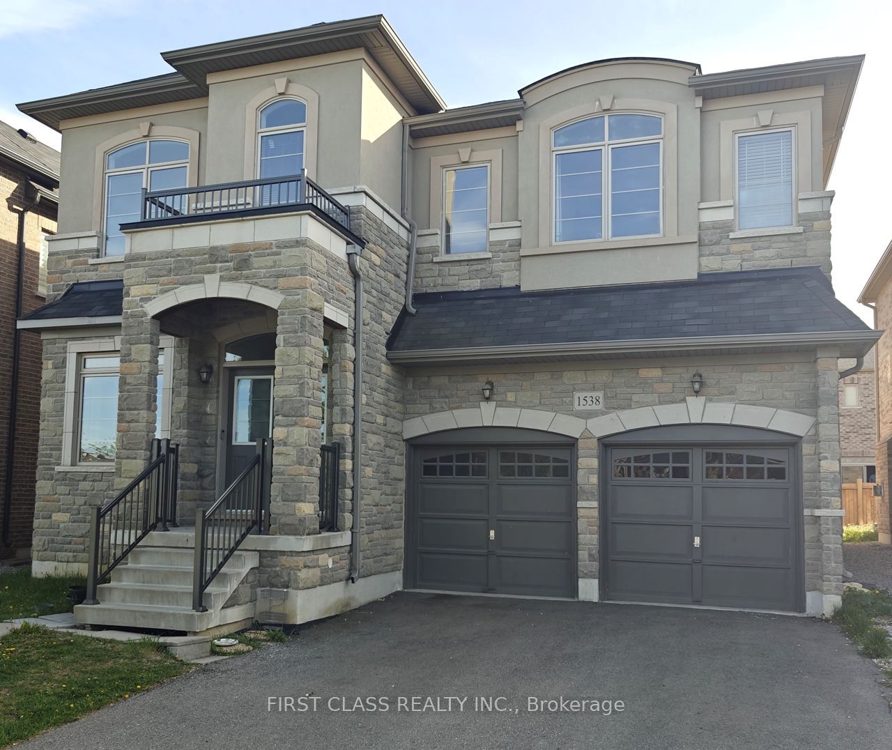 1538 Devine Point, Milton, ON L9E 1H6 photo 2