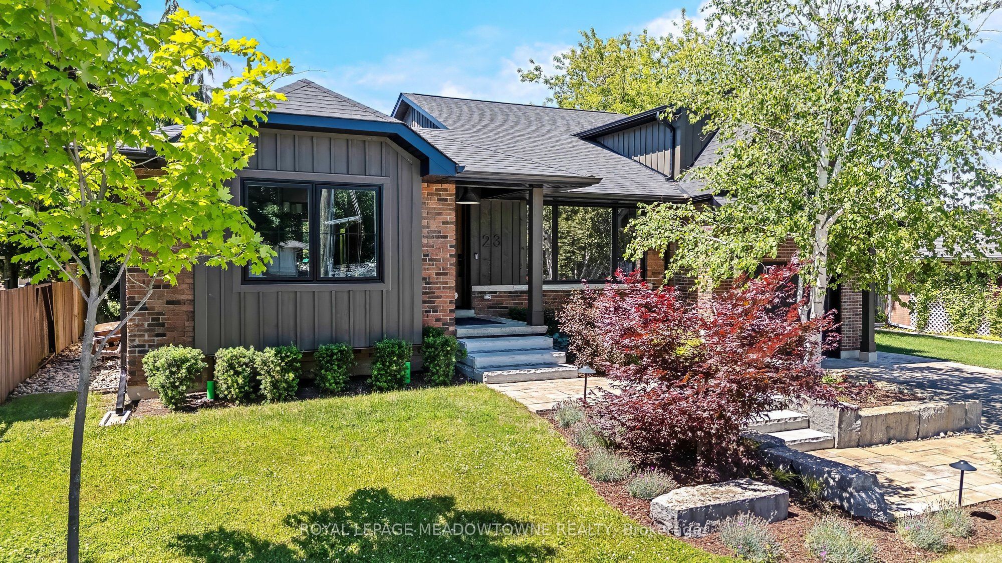 23 Mackenzie Drive, Halton Hills, ON L7G 4C1 photo 3