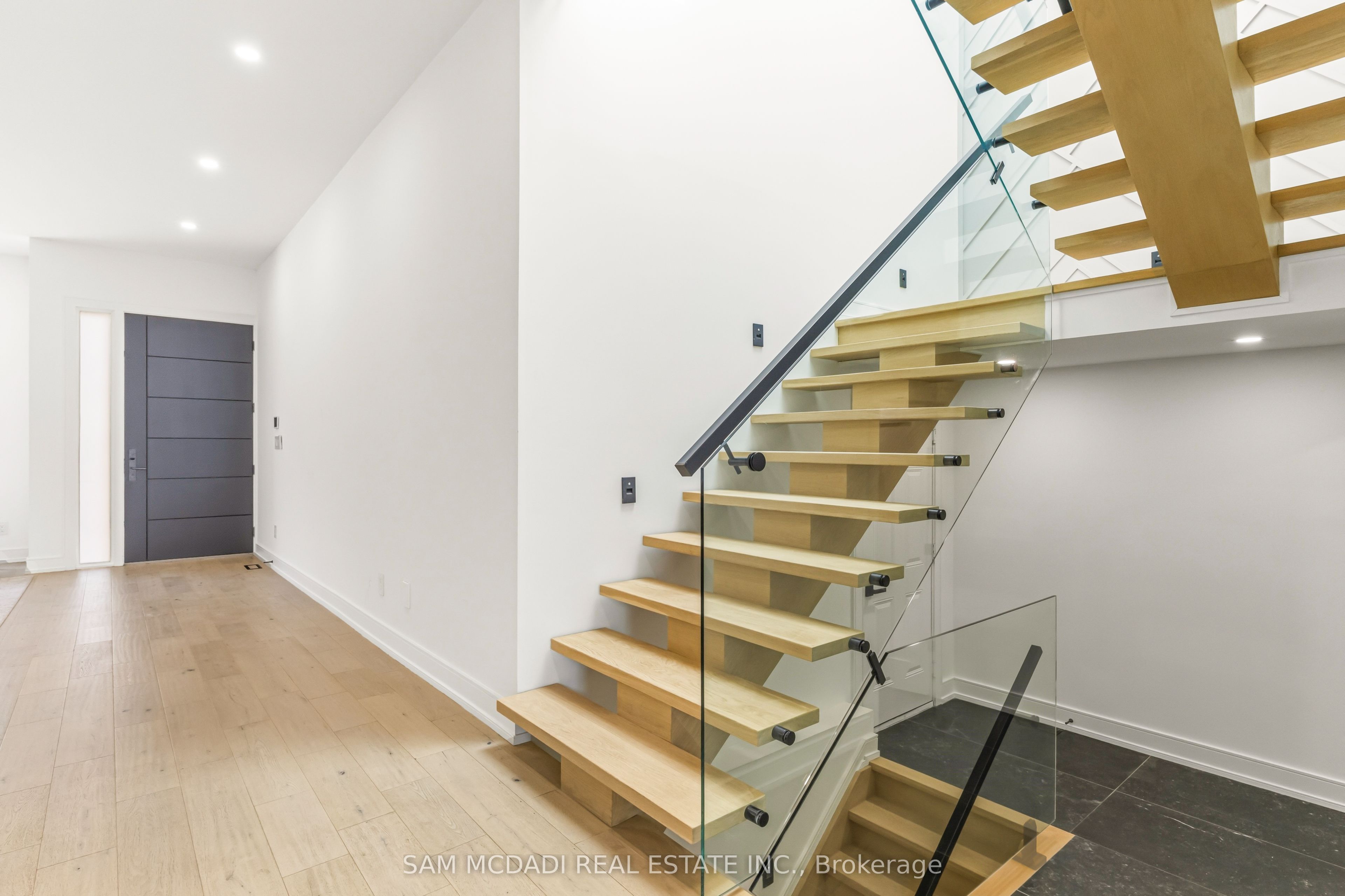 24 Twenty First Street, Toronto, ON M8V 3L7 photo 3
