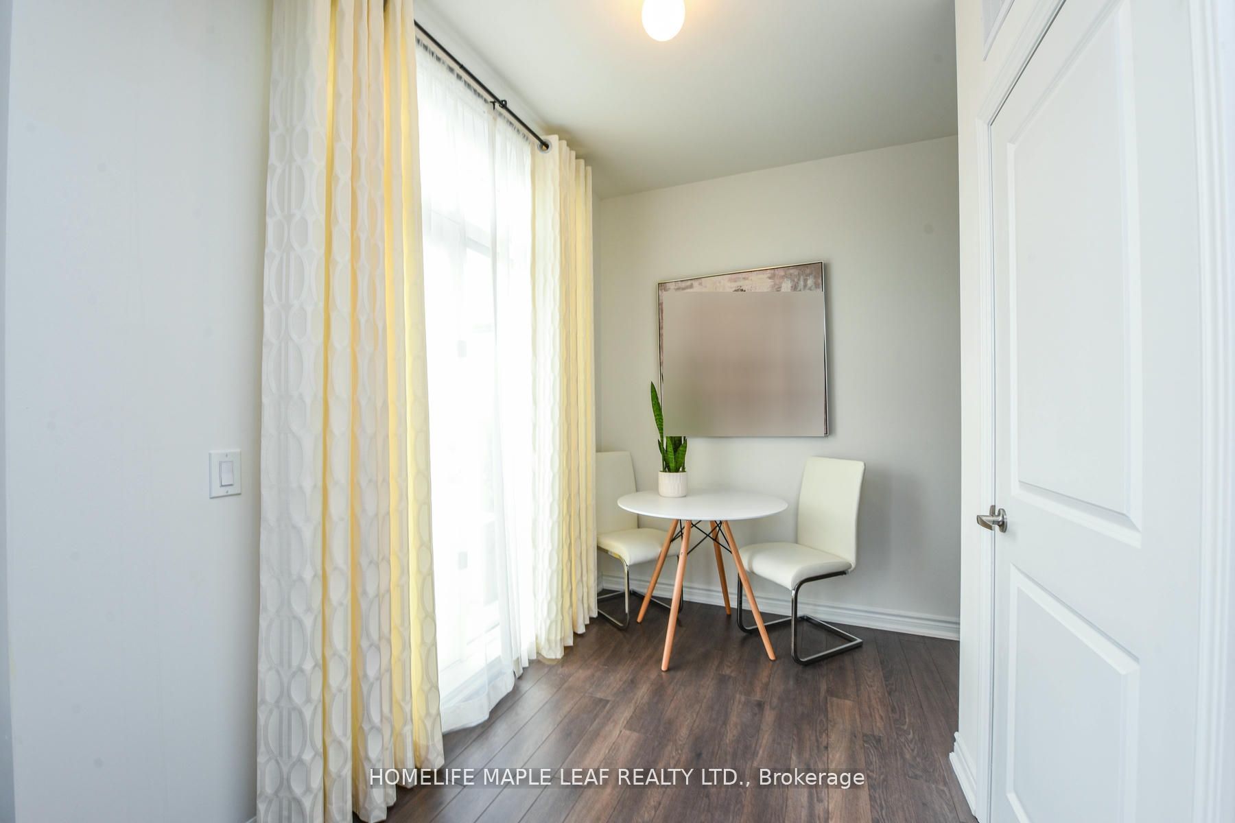 30 Halliford Place 215, Brampton, ON L6P 4R1 photo 3