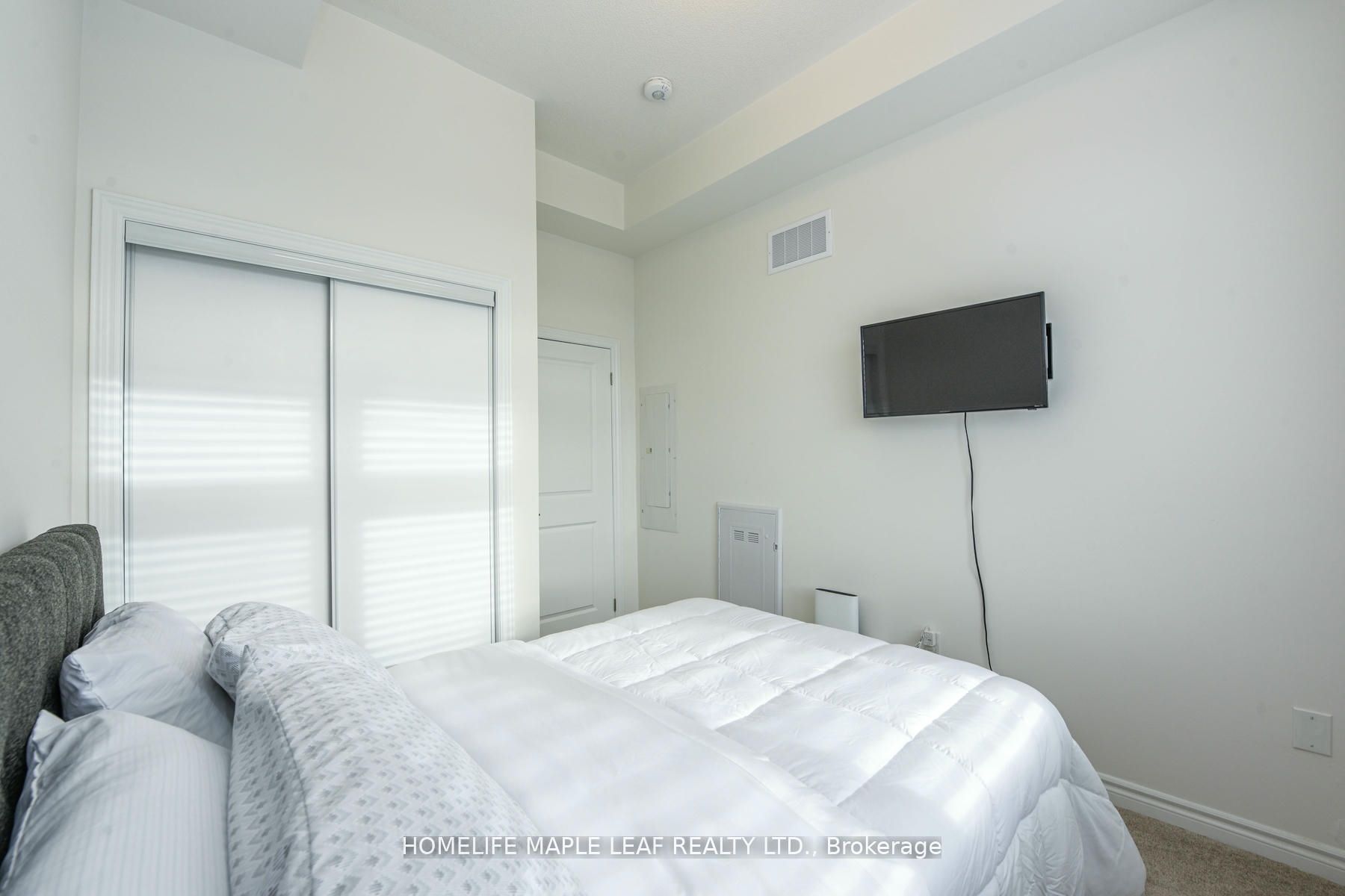 30 Halliford Place 215, Brampton, ON L6P 4R1 photo 4