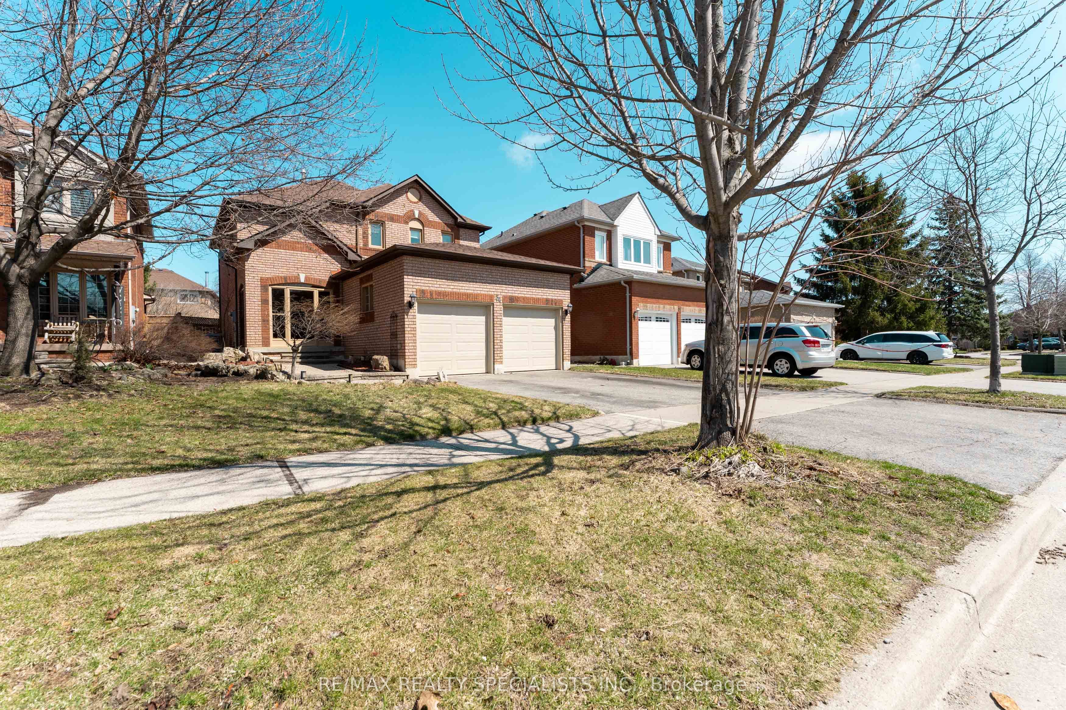 34 Killaloe Crescent, Halton Hills, ON L7G 5N2