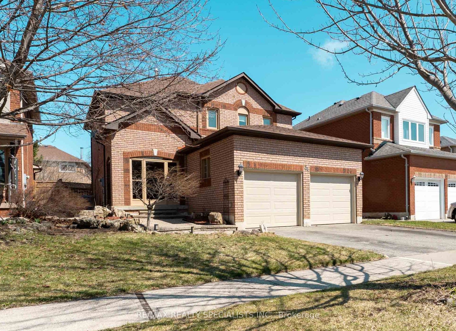 34 Killaloe Crescent, Halton Hills, ON L7G 5N2 photo 2