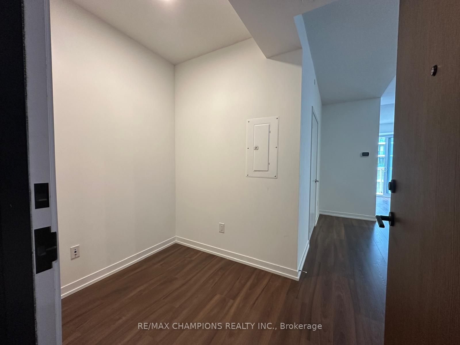 4065 Confederation Parkway 1402, Mississauga, ON L5B 0L4 photo 3