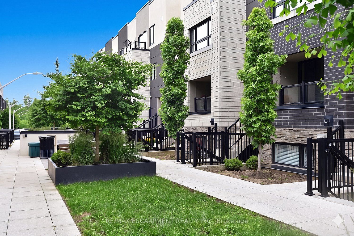 1135 COOKE Boulevard 112, Burlington, ON L7T 4A8 photo 2