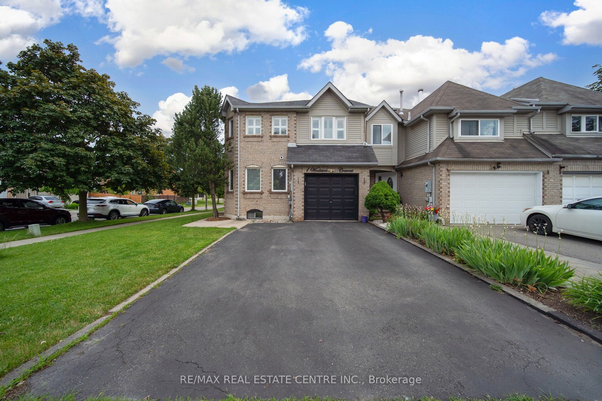 1 Wooliston Crescent, Brampton, ON L6Y 4J3