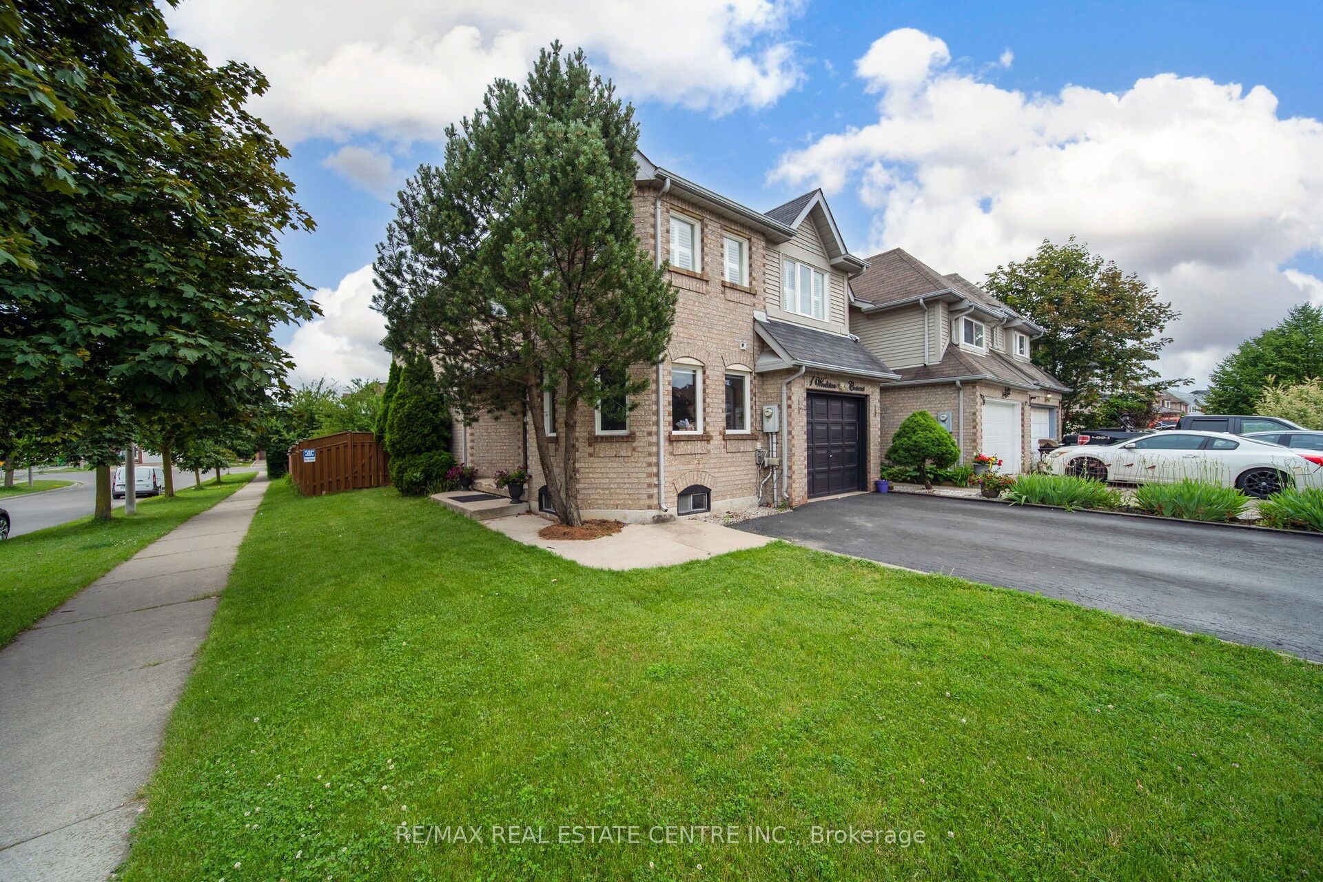 1 Wooliston Crescent, Brampton, ON L6Y 4J3 photo 5