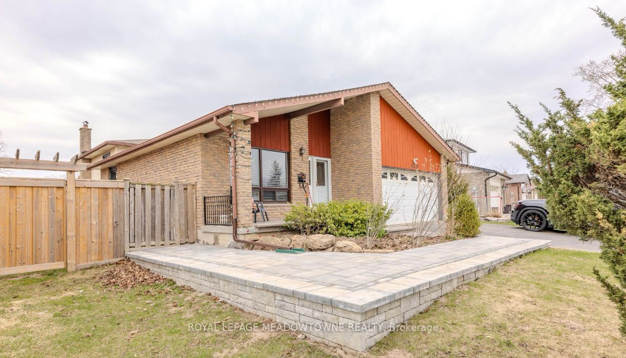 468 Gowland Crescent BSMT, Milton, ON L9T 4E5