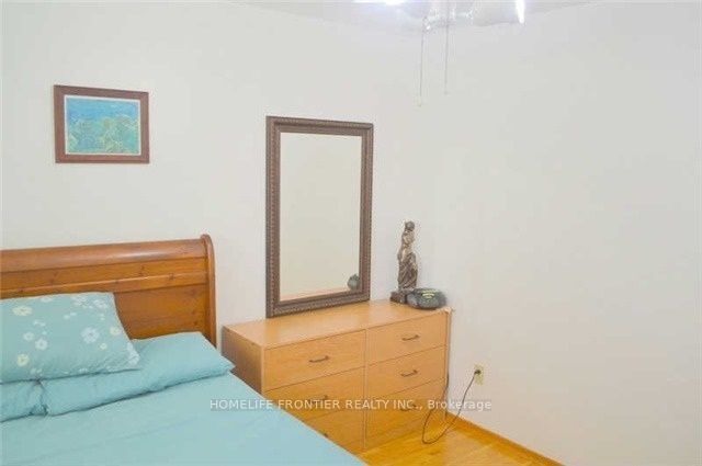 3538 Bannerhill Avenue, Mississauga, ON L4X 1V1 photo 4