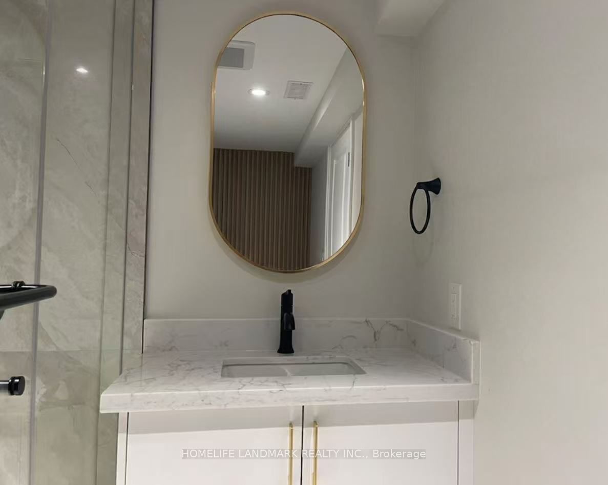 17 Rosemeade Avenue Unit 3, Toronto, ON M8Y 3A2 photo 3
