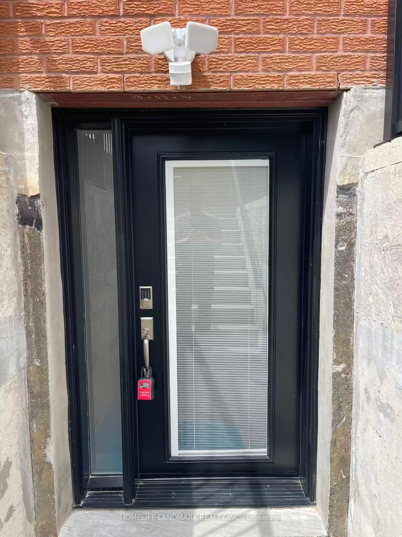 17 Rosemeade Avenue Unit 3, Toronto, ON M8Y 3A2 photo 4