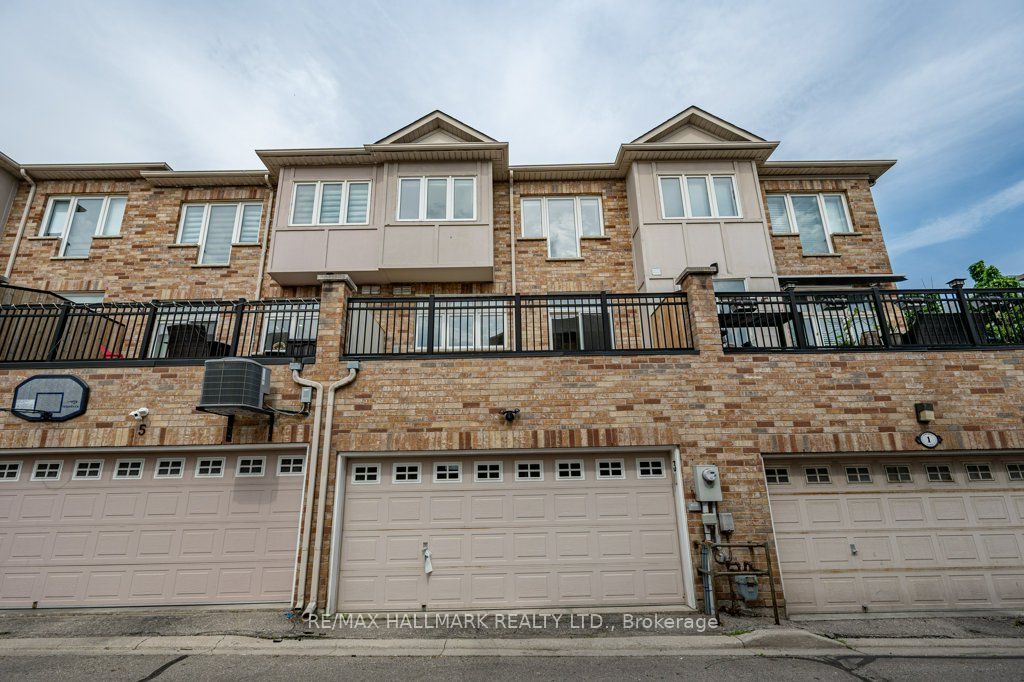 3 Chimes Lane, Toronto, ON M8Y 4H8 photo 4