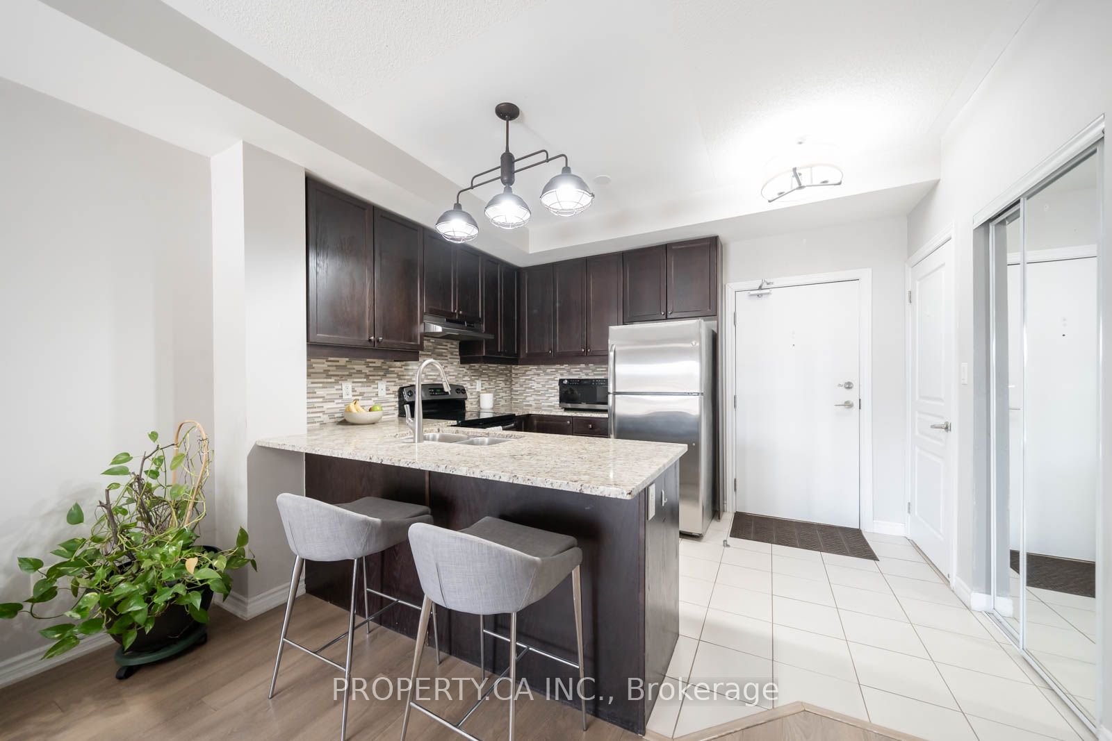 570 Lolita Gardens 144, Mississauga, ON L5A 0A1