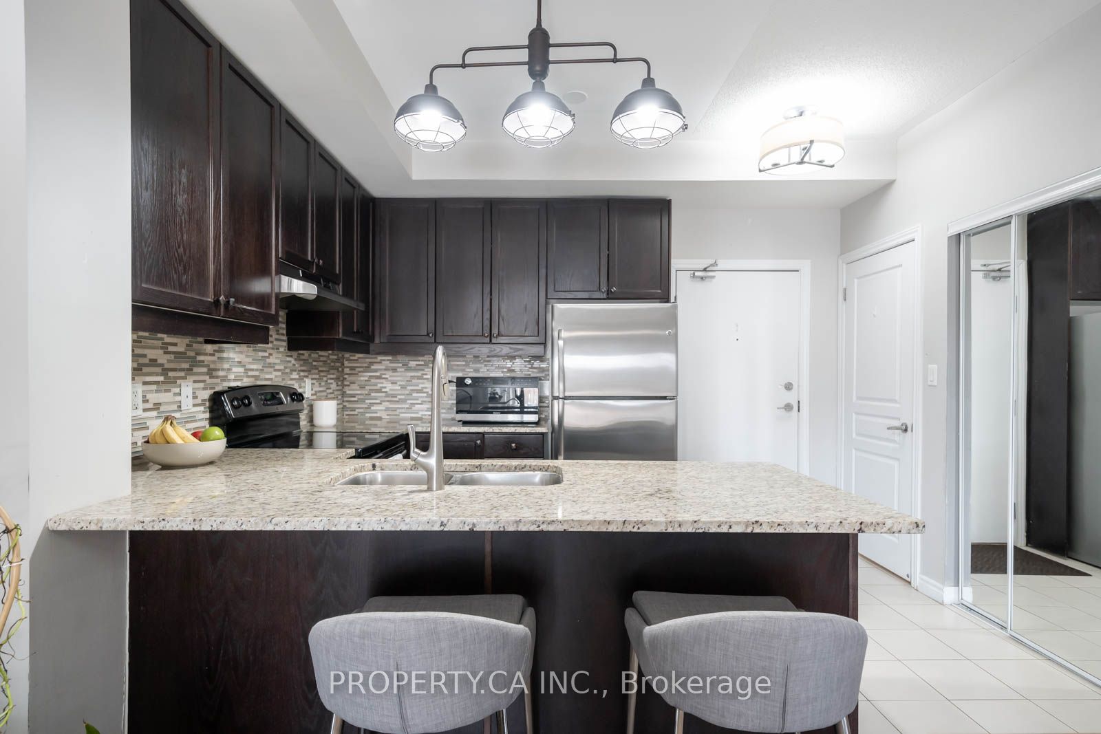 570 Lolita Gardens 144, Mississauga, ON L5A 0A1 photo 3