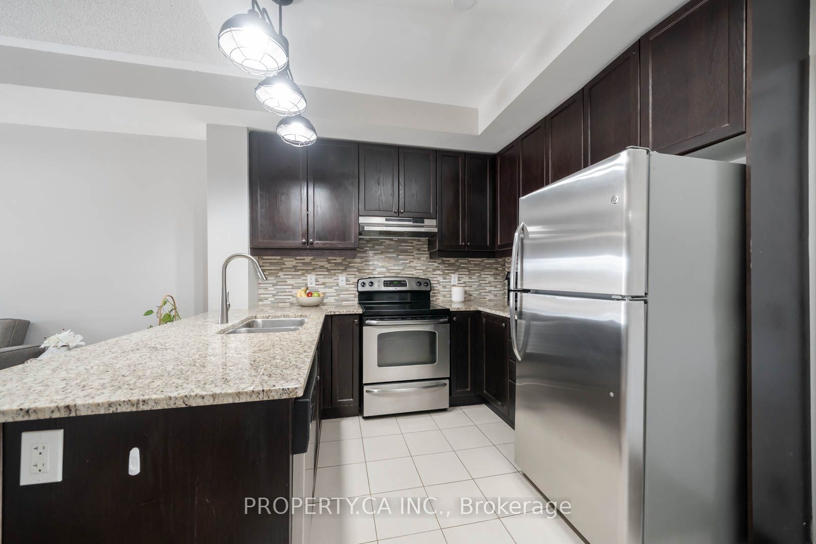 570 Lolita Gardens 144, Mississauga, ON L5A 0A1 photo 4