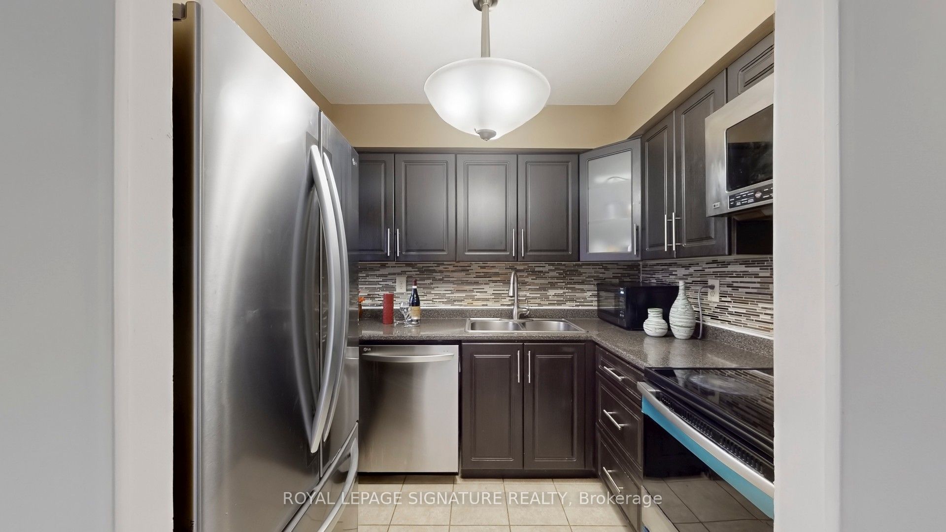 2901 Kipling Avenue 307, Toronto, ON M9V 5E5 photo 3
