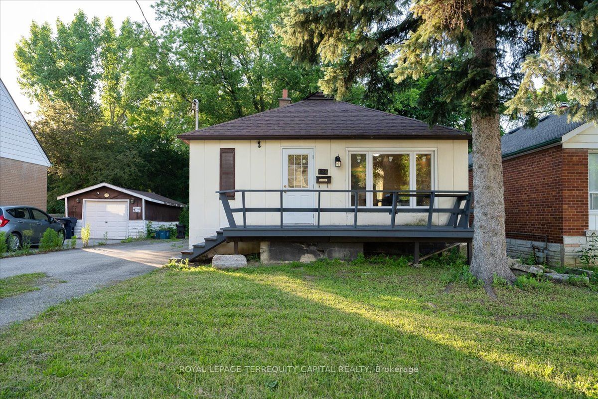 175 Clearbrooke Circle, Toronto, ON M9W 2G2 photo 2