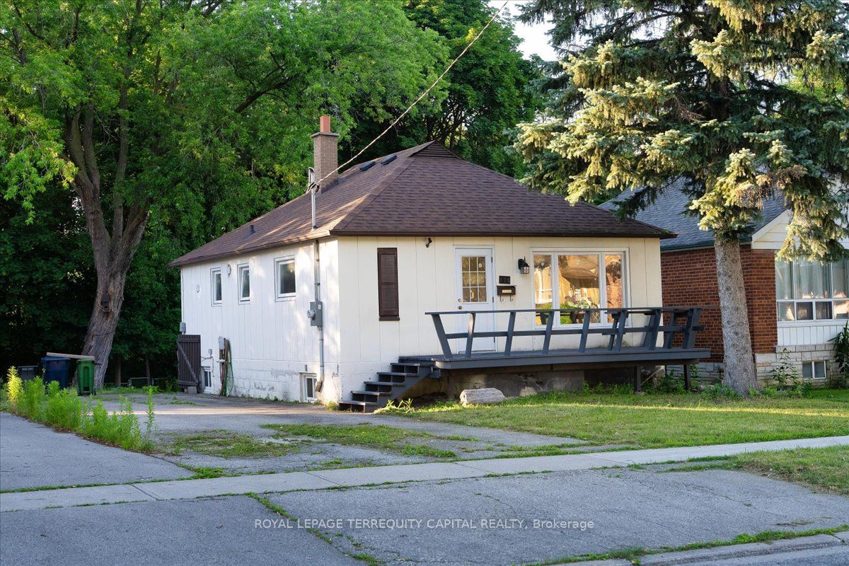 175 Clearbrooke Circle, Toronto, ON M9W 2G2 photo 3