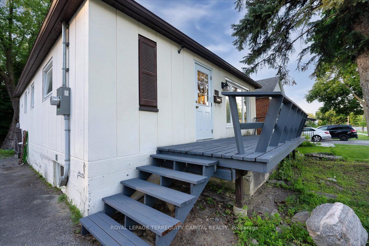 175 Clearbrooke Circle, Toronto, ON M9W 2G2 photo 4