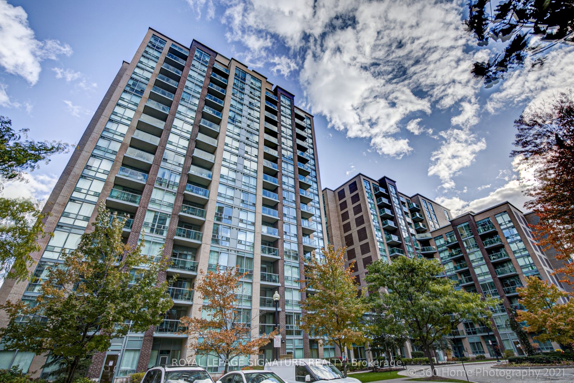 7 Michael Power Place 804, Toronto, ON M9A 0A4 photo 3