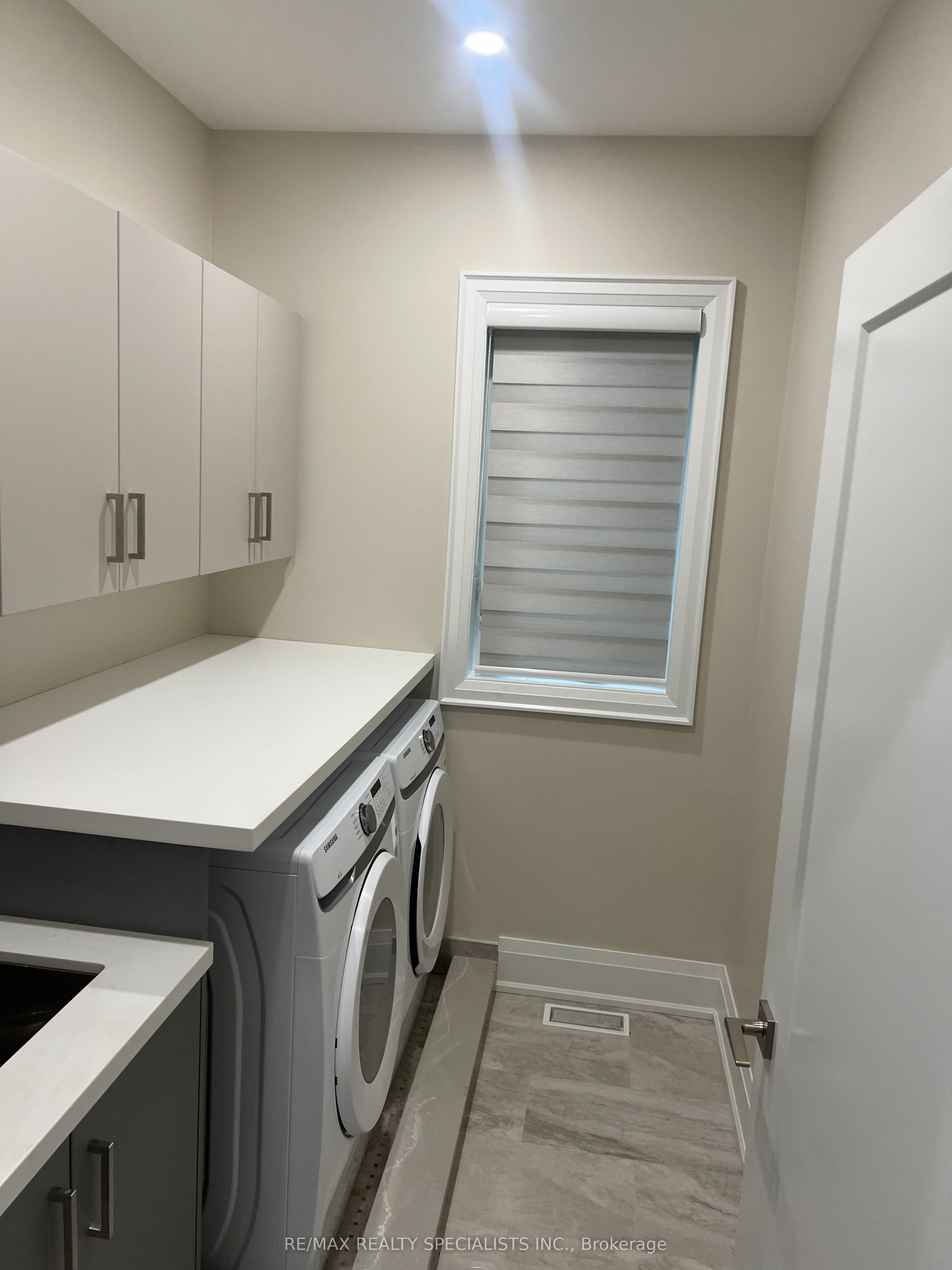 1088 Casson Avenue, Mississauga, ON L5E 1H6 photo 5