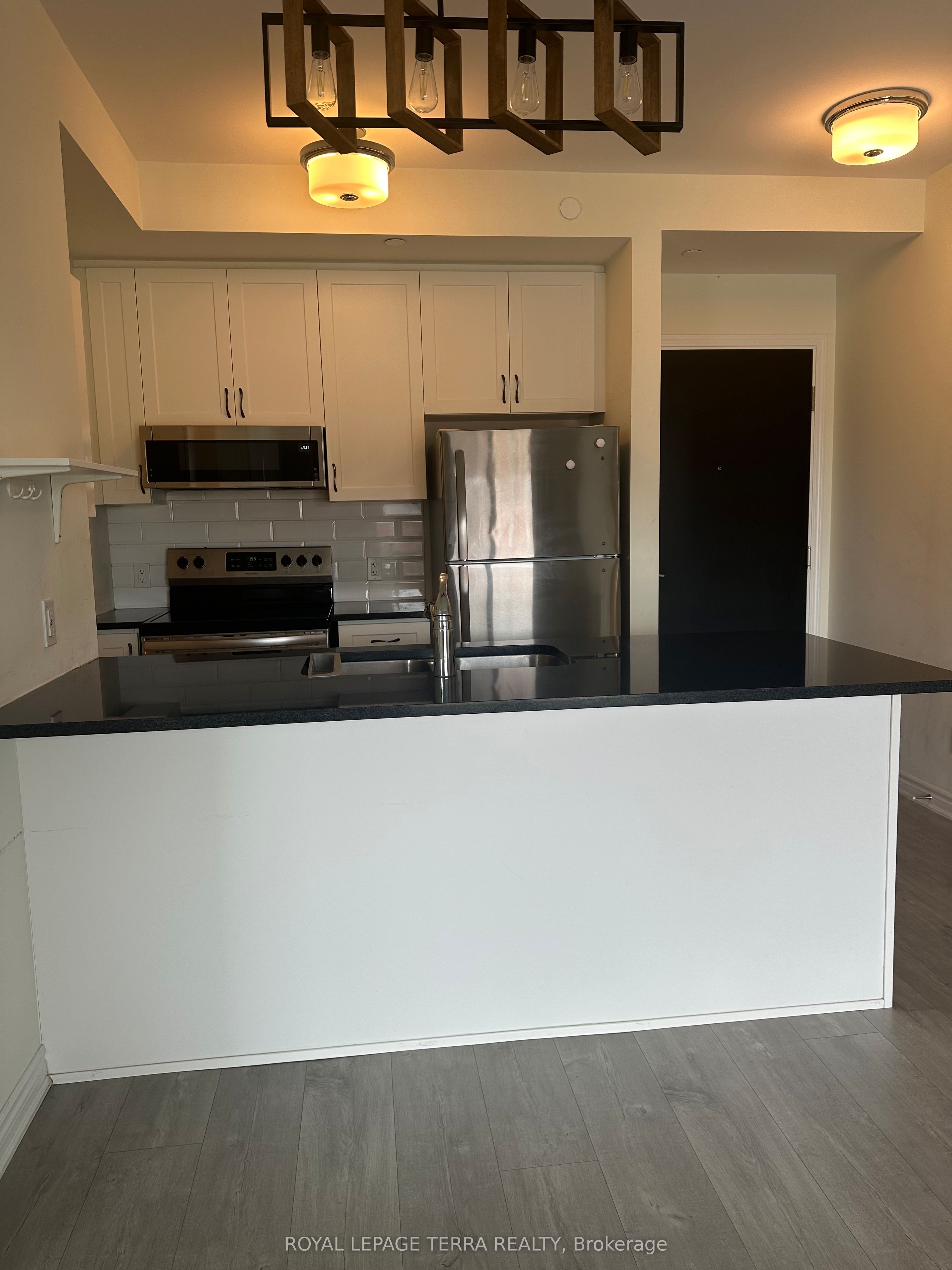 200 Lagerfeld Drive 320, Brampton, ON L7A 5G5 photo 3