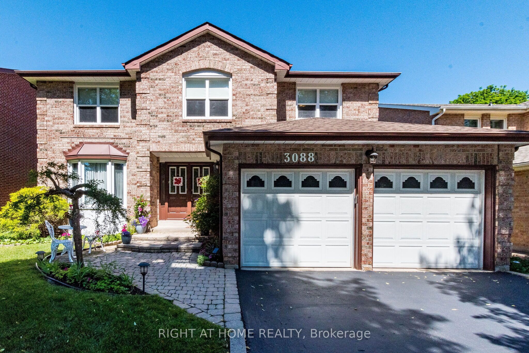 3088 Spring Creek Crescent, Mississauga, ON L5N 4R7 photo 2