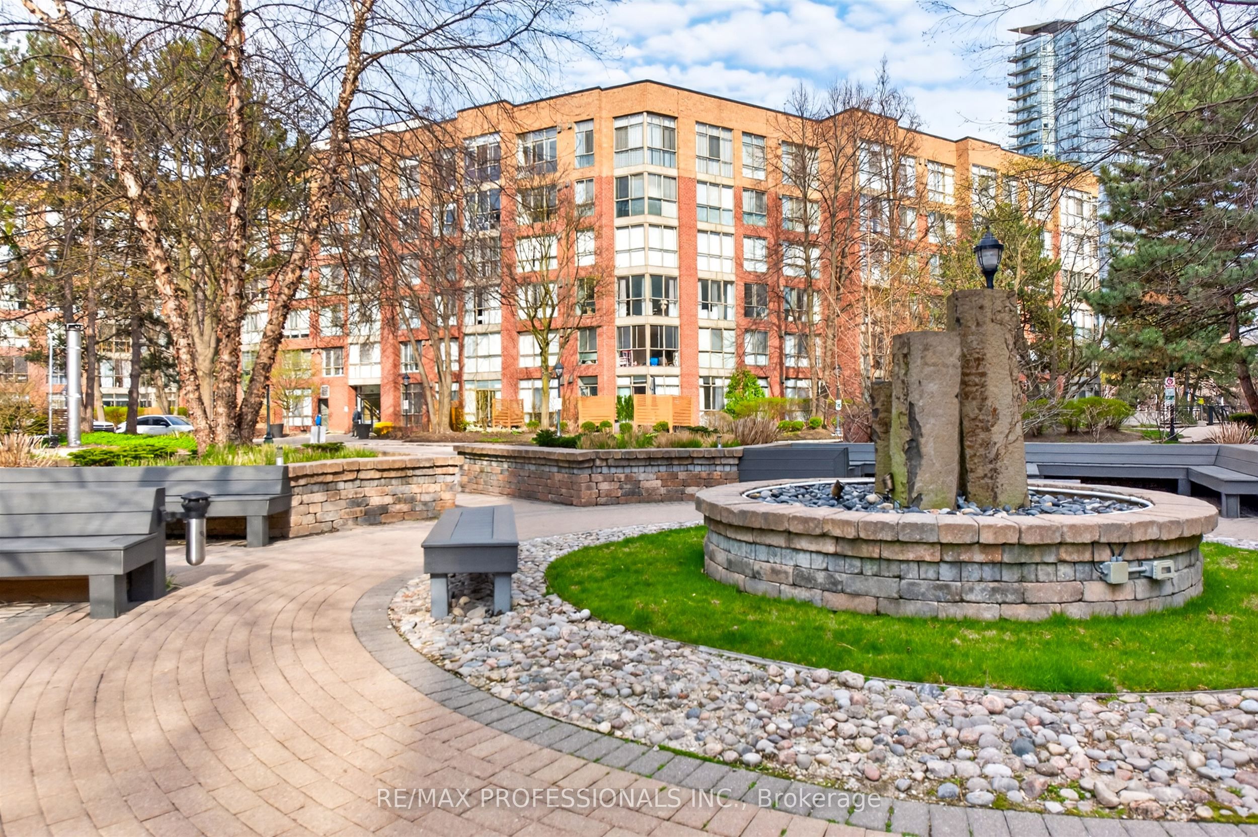 20 Southport Street 620, Toronto, ON M6S 4Y8
