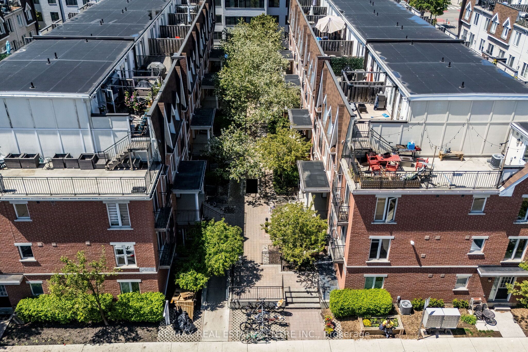 16 Laidlaw Street 920, Toronto, ON M6K 1X2 photo 5