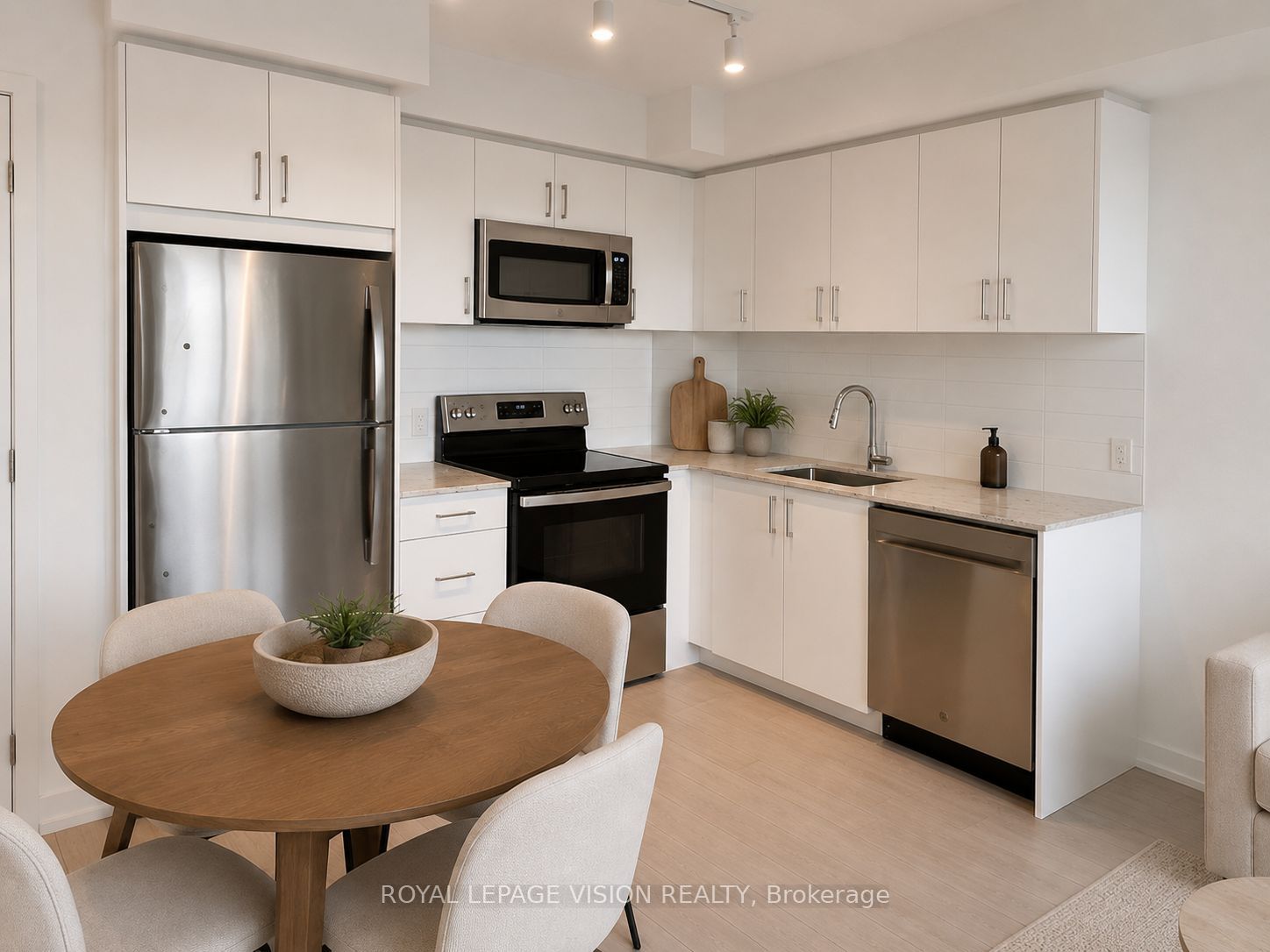 4010 Eglinton Avenue W 503, Toronto, ON M9A 0G5 photo 3