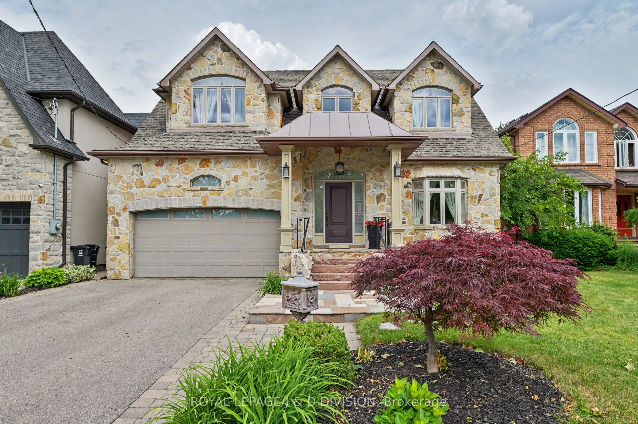 17 Agar Crescent, Toronto, ON M9B 5A4 photo 3