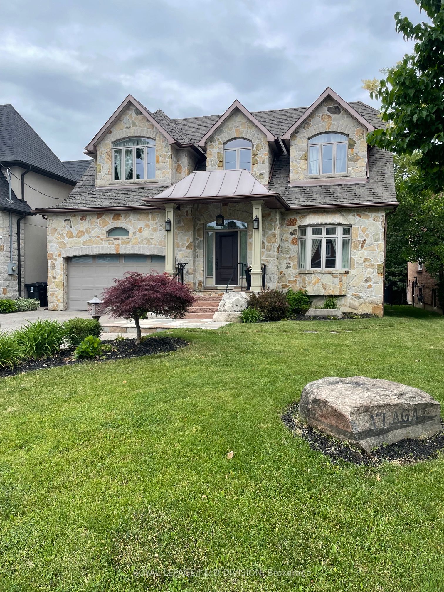 17 Agar Crescent, Toronto, ON M9B 5A4 photo 4
