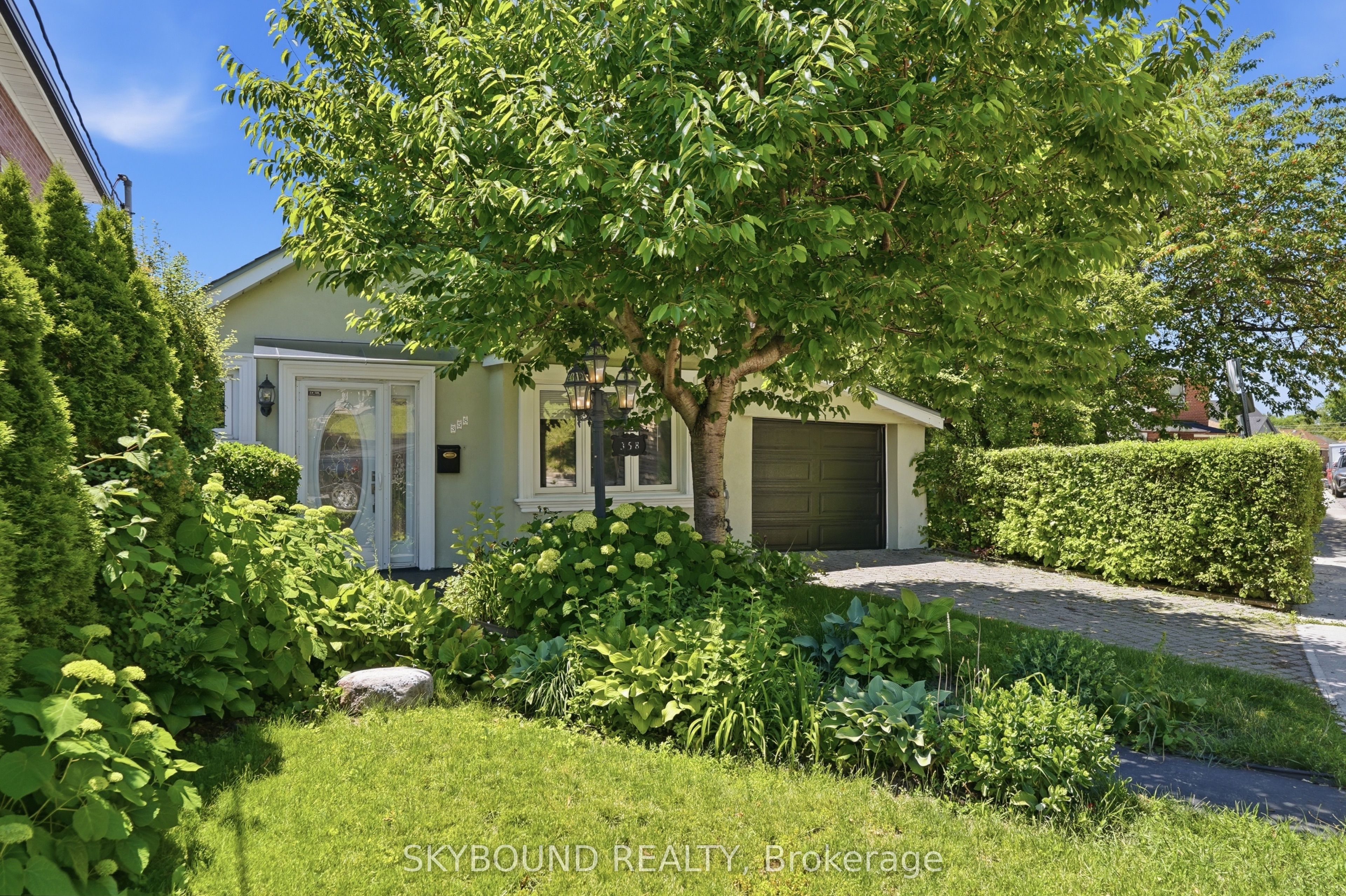 358 Silverthorn Avenue, Toronto, ON M6M 3G8 photo 3
