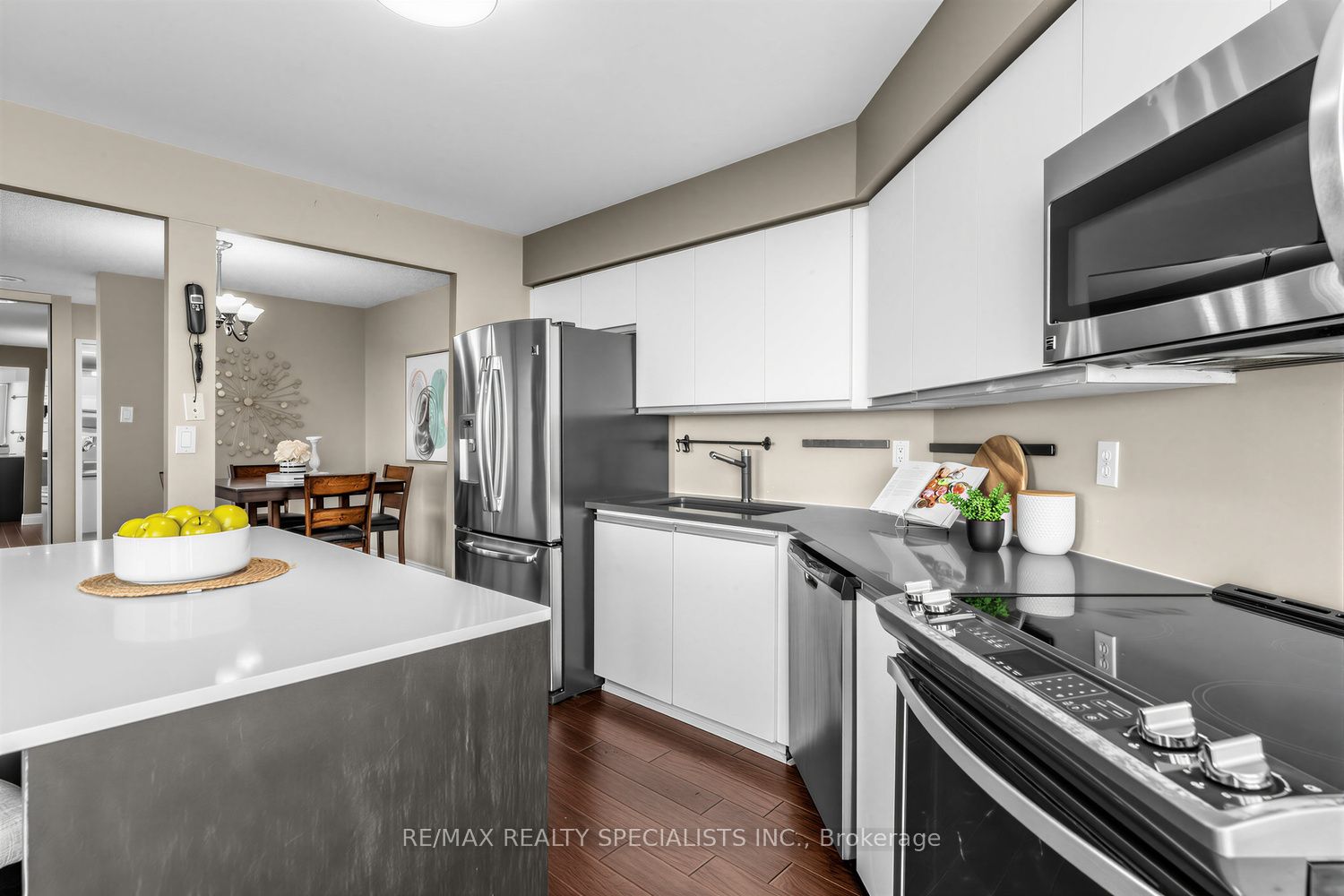 10 Laurelcrest Street 1006, Brampton, ON L6S 5Y3 photo 5