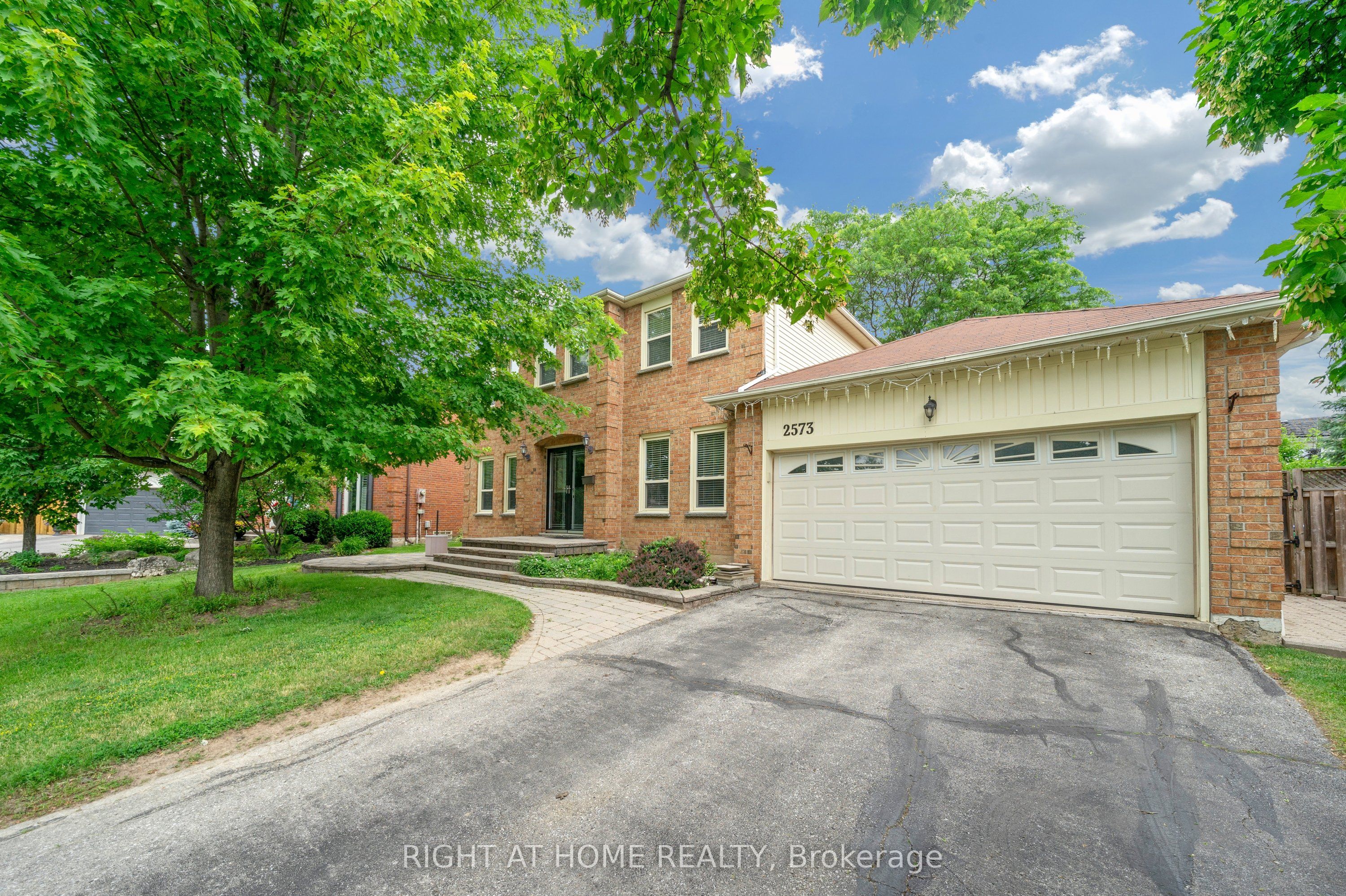 2573 Oshkin Court, Mississauga, ON L5N 3Z3 photo 4