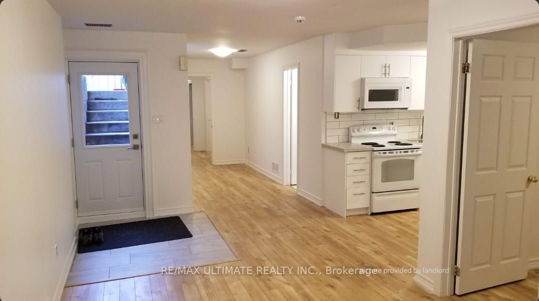 3208 Dundas Street W Lower, Toronto, ON M6P 2A3 photo 3