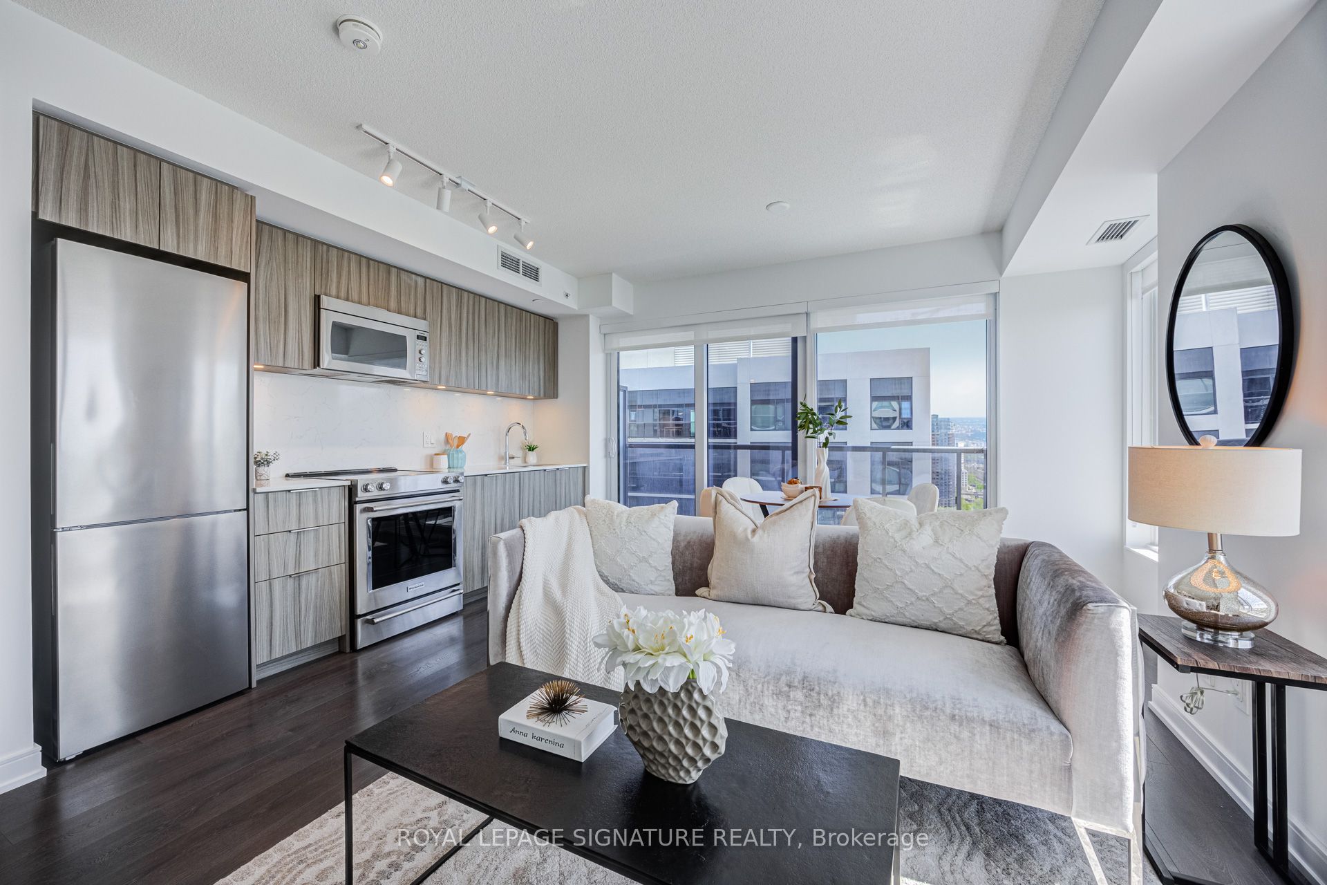 30 Samuel Wood Way 2008, Toronto, ON M9B 0C9 photo 2