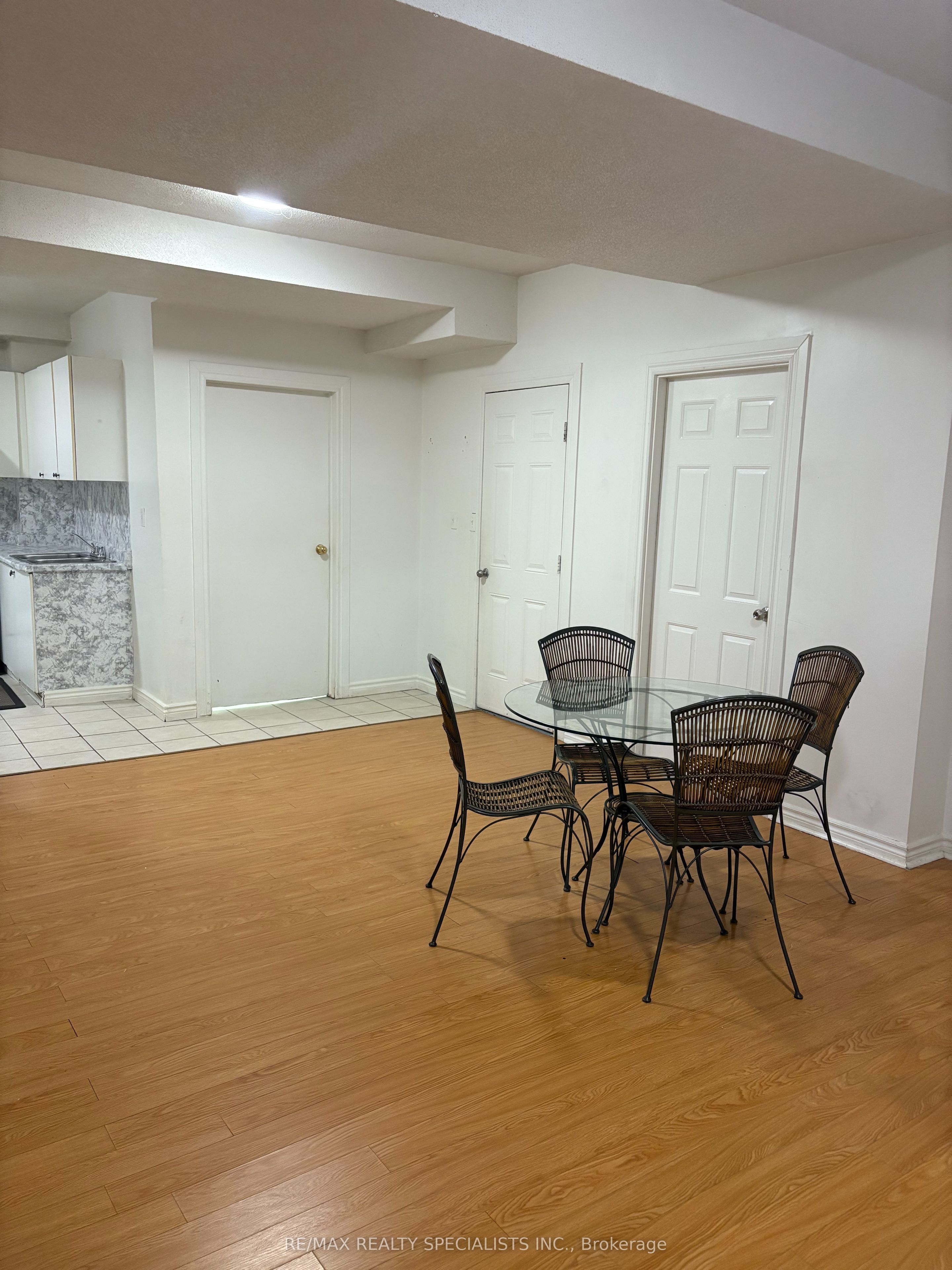 3012 Dalehurst Drive BSMT, Mississauga, ON L5N 6M8 photo 3