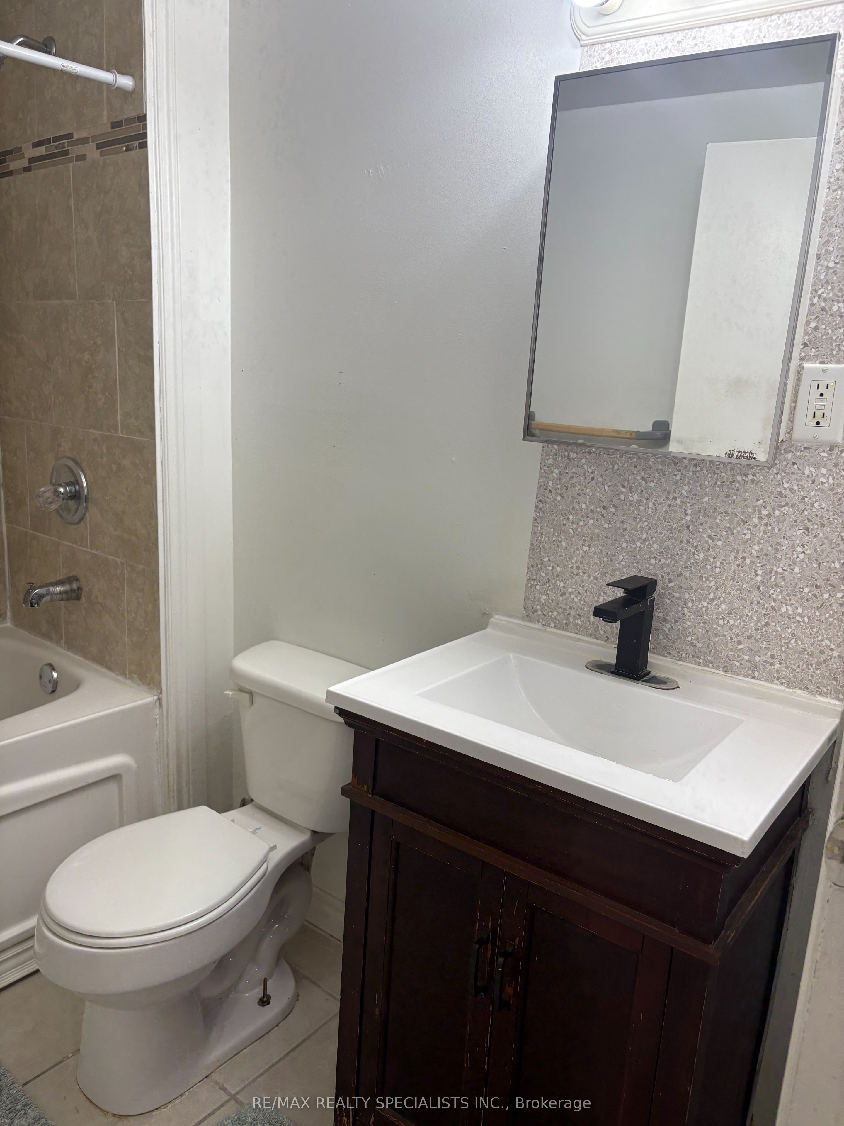 3012 Dalehurst Drive BSMT, Mississauga, ON L5N 6M8 photo 5