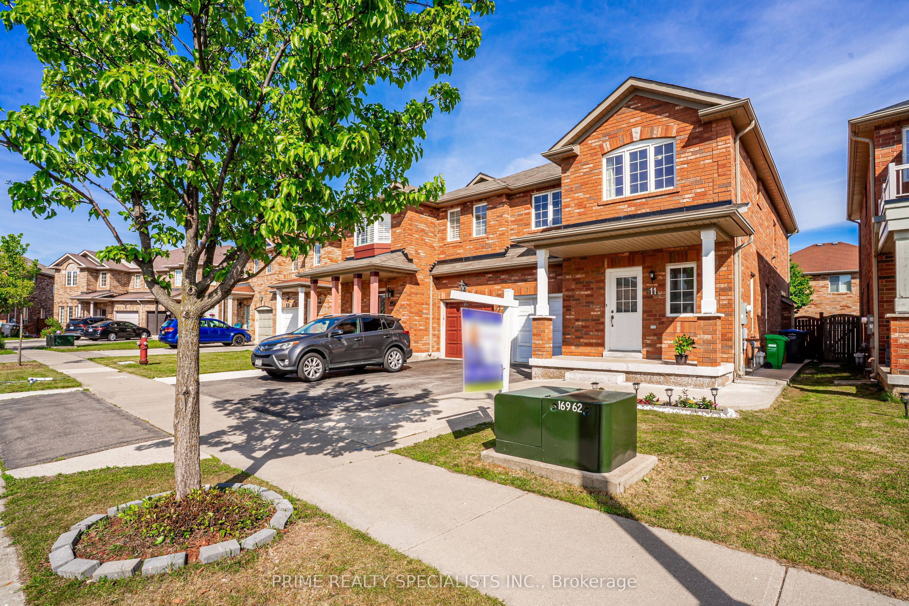 11 Commodore Drive, Brampton, ON L6X 0S5 photo 3