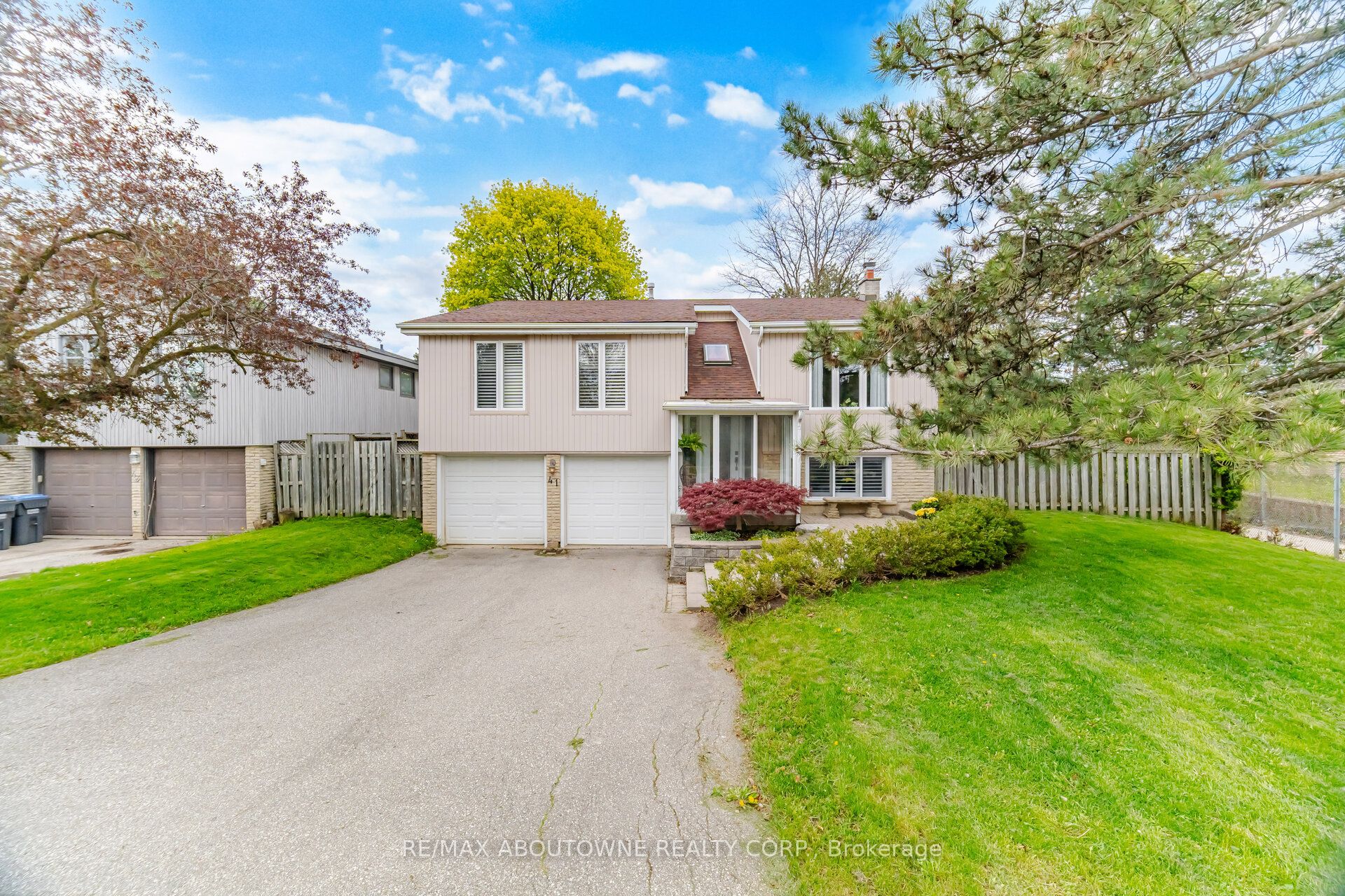41 Plainsman Road, Mississauga, ON L5N 1C4 photo 2