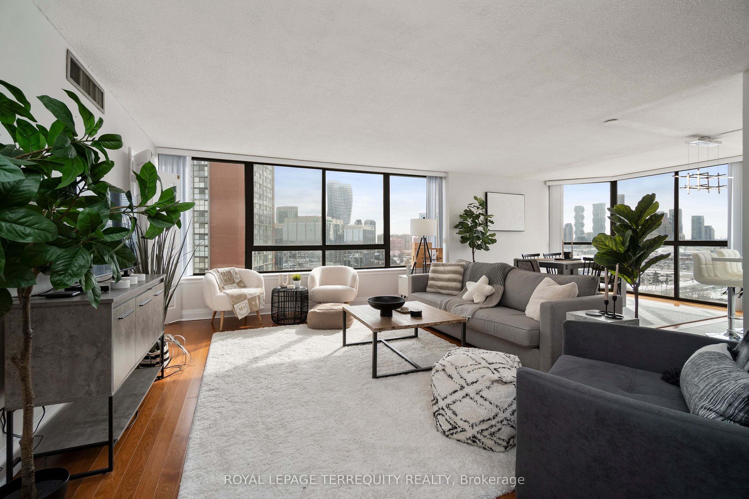 4235 Sherwoodtowne Boulevard 1607, Mississauga, ON L4Z 1W3