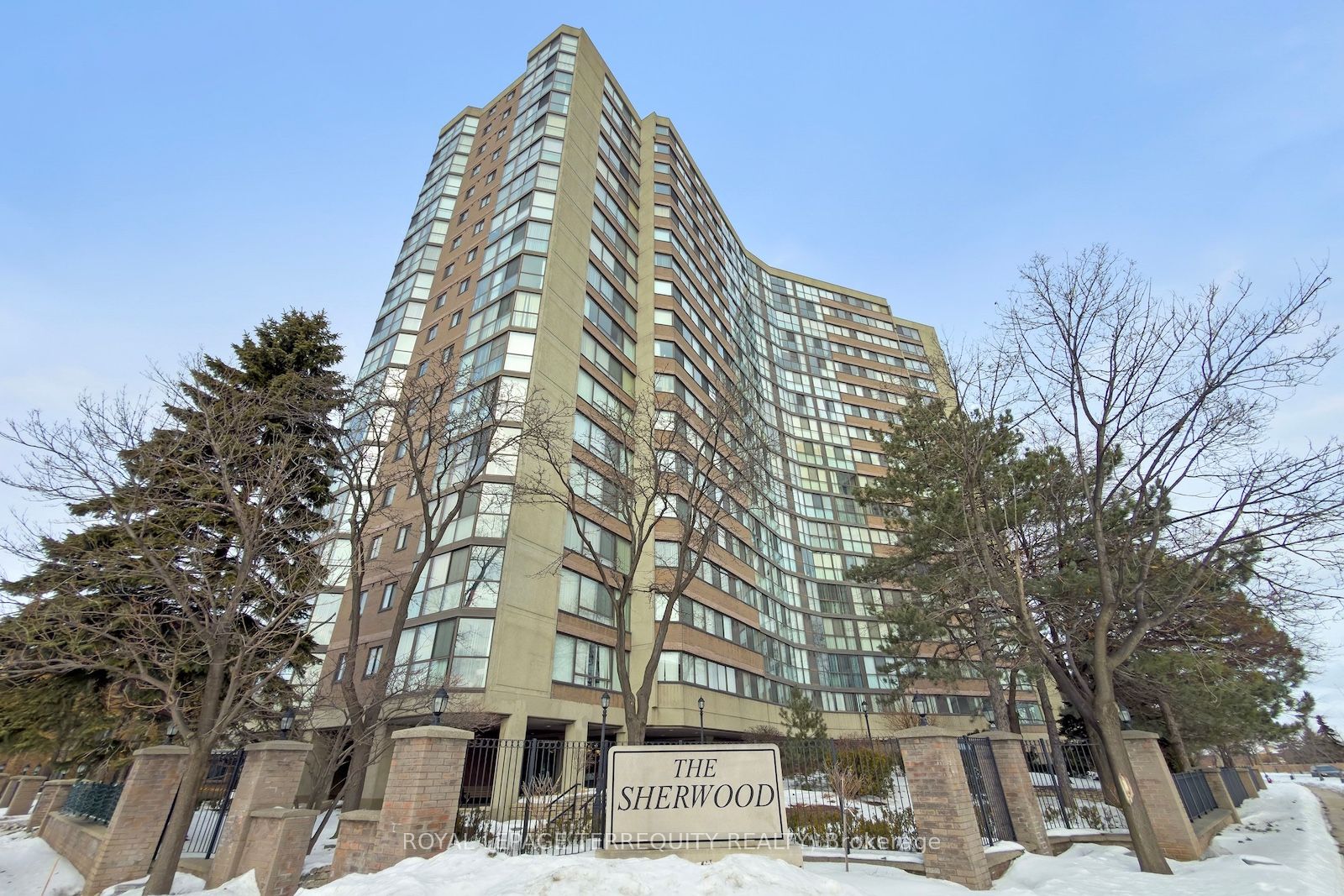 4235 Sherwoodtowne Boulevard 1607, Mississauga, ON L4Z 1W3 photo 2