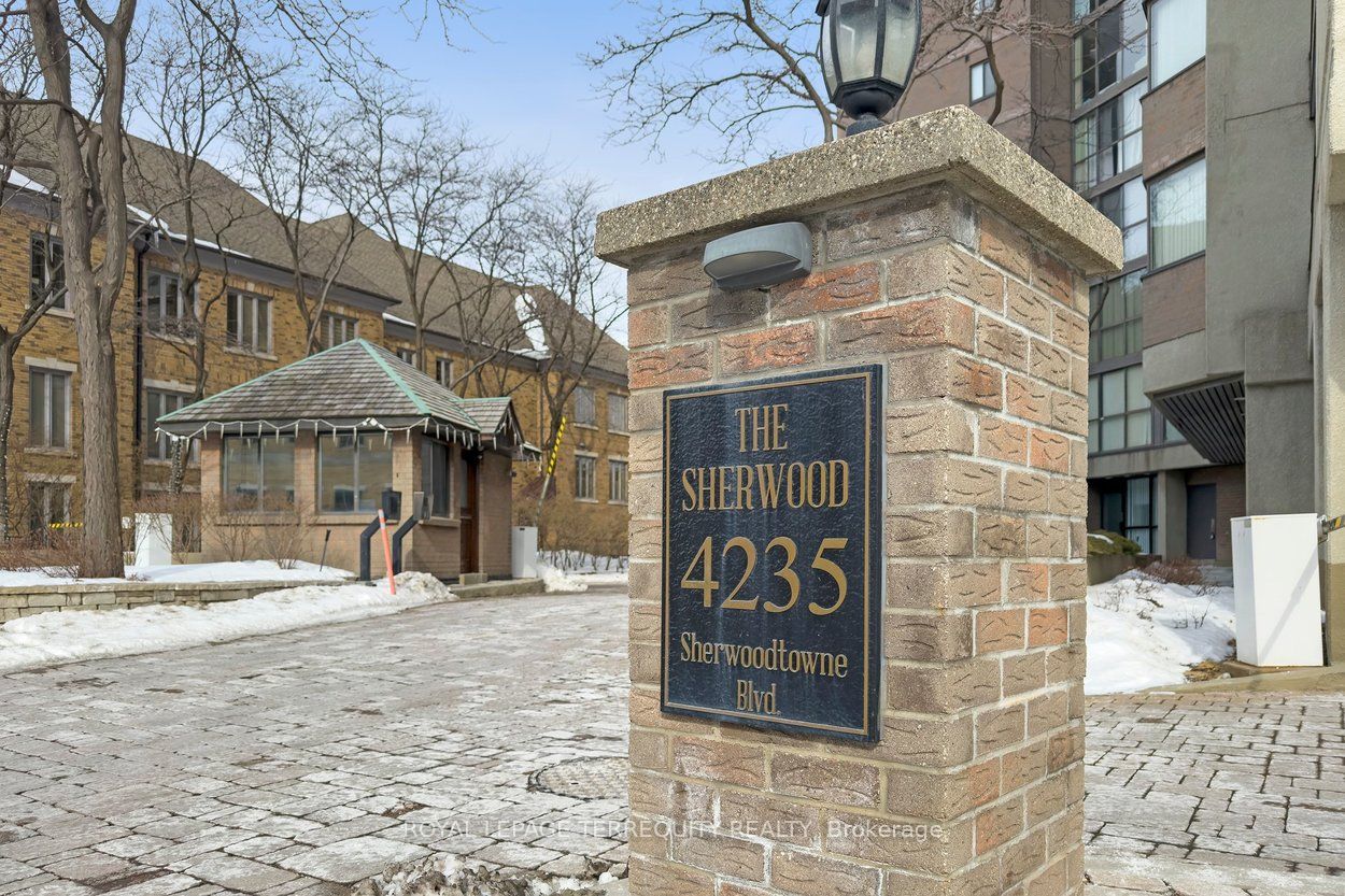 4235 Sherwoodtowne Boulevard 1607, Mississauga, ON L4Z 1W3 photo 3